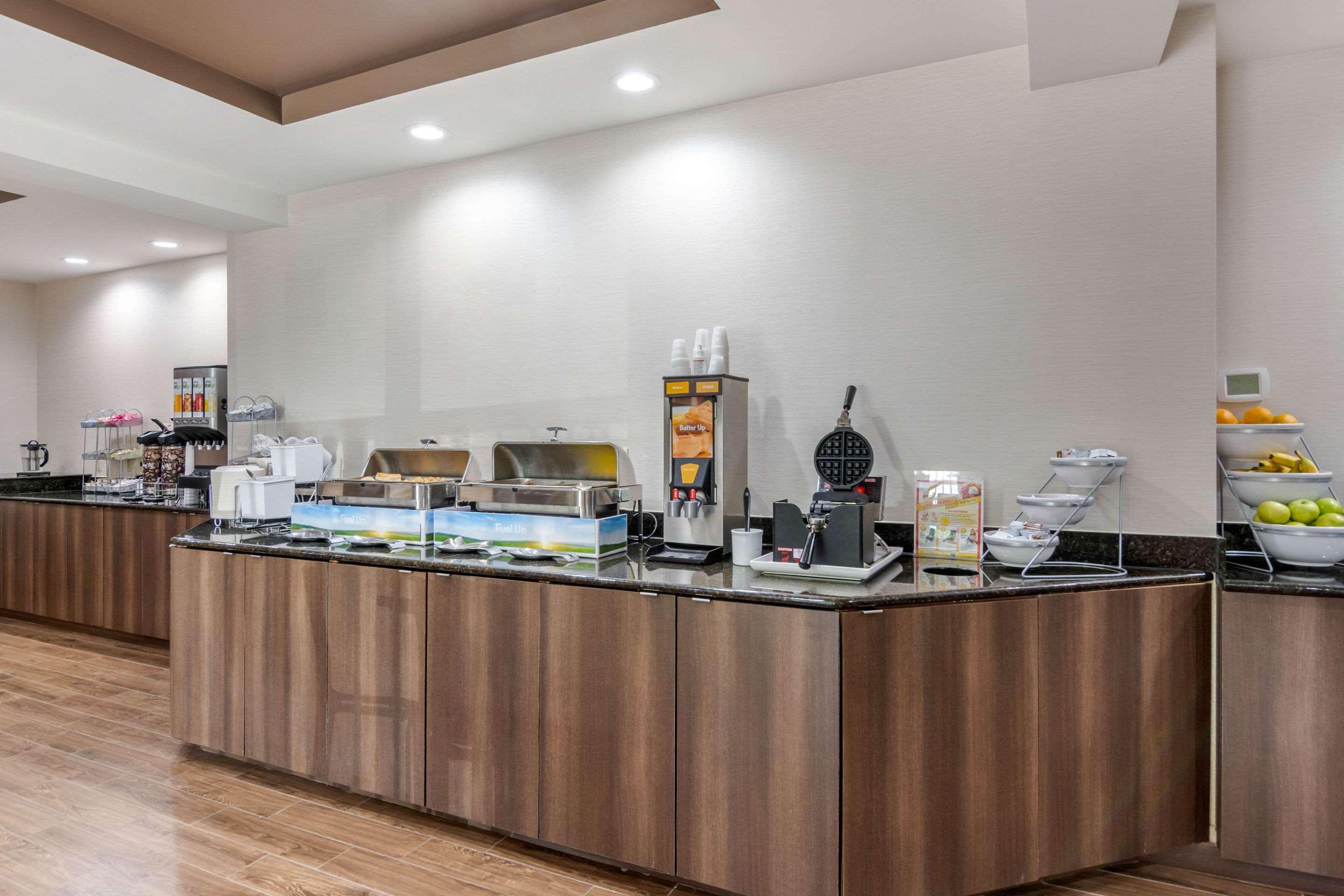 南方公园康福特套房酒店 科隆尼尔海次 外观 照片